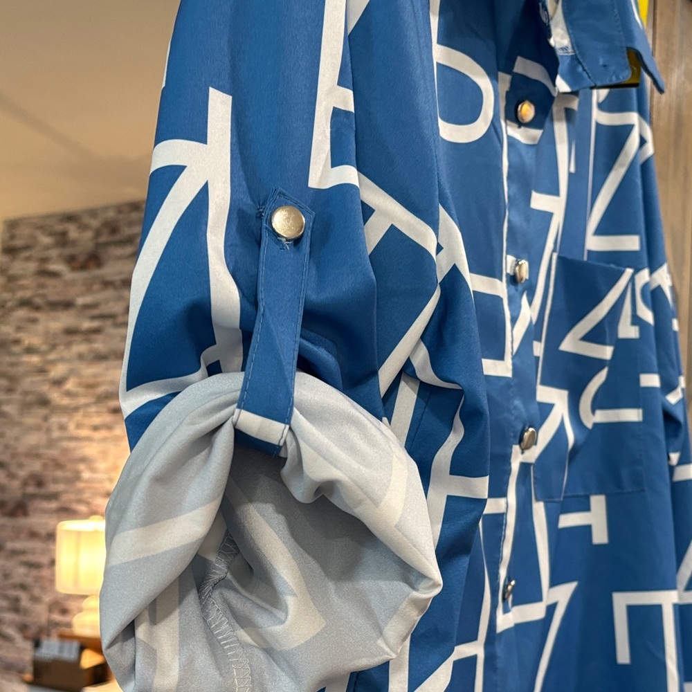 🔥Source Unknown Blue Geometric Blouse - Picture 5 of 5